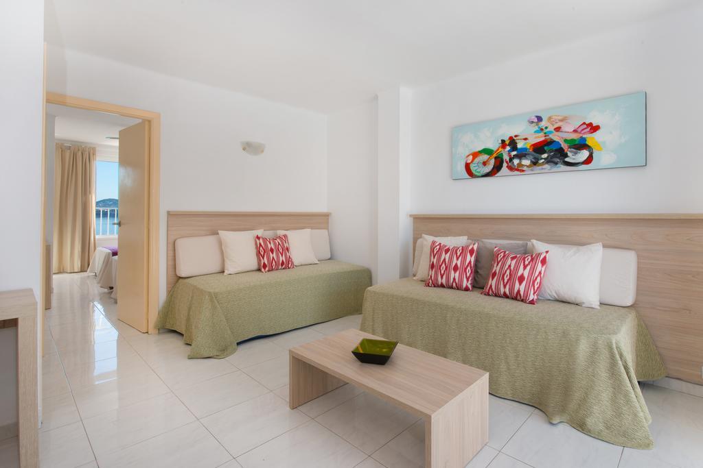 Apartamentos Calablanca Palmanova المظهر الخارجي الصورة