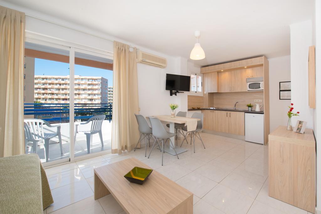Apartamentos Calablanca Palmanova المظهر الخارجي الصورة
