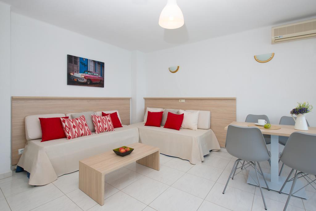 Apartamentos Calablanca Palmanova المظهر الخارجي الصورة